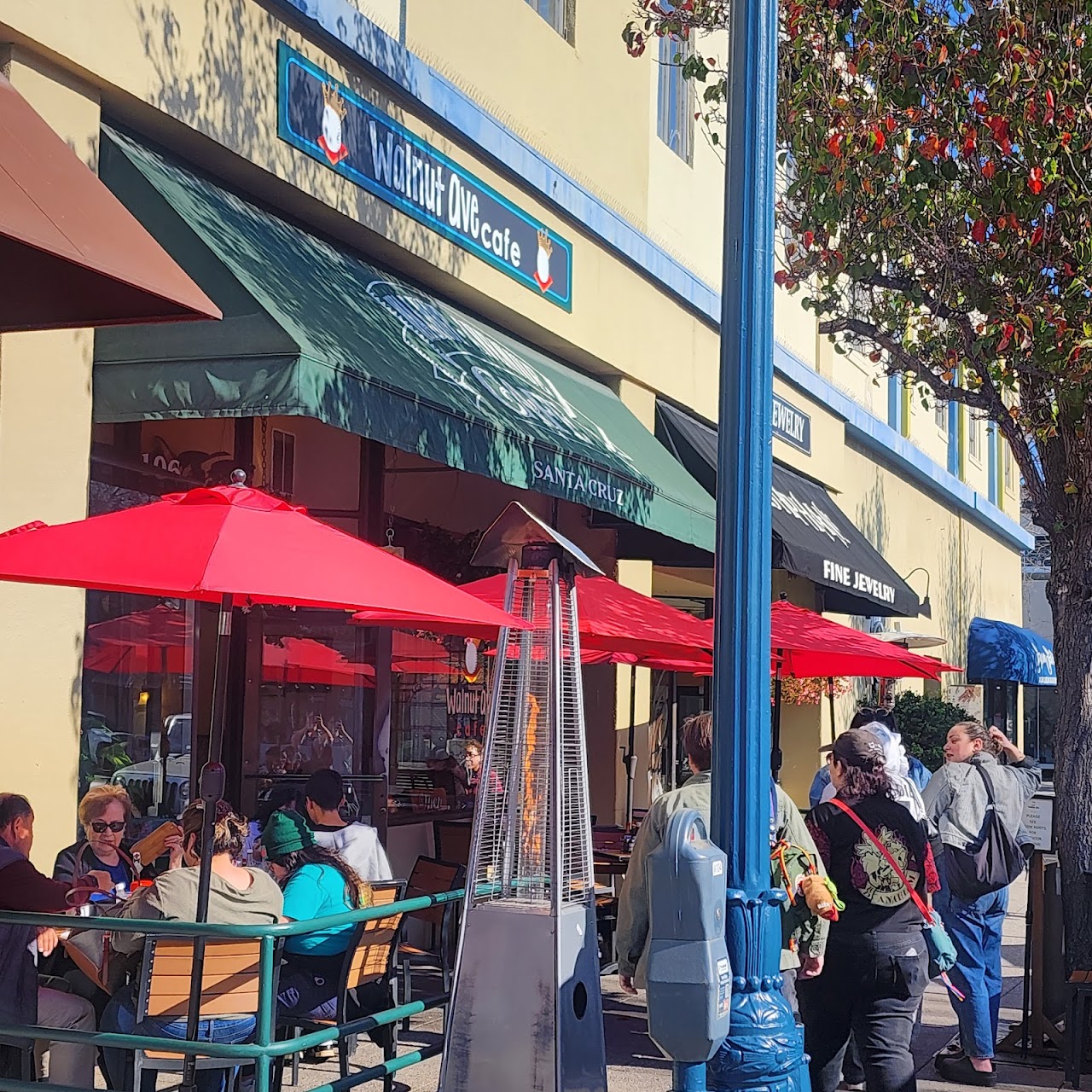 Walnut Avenue Café