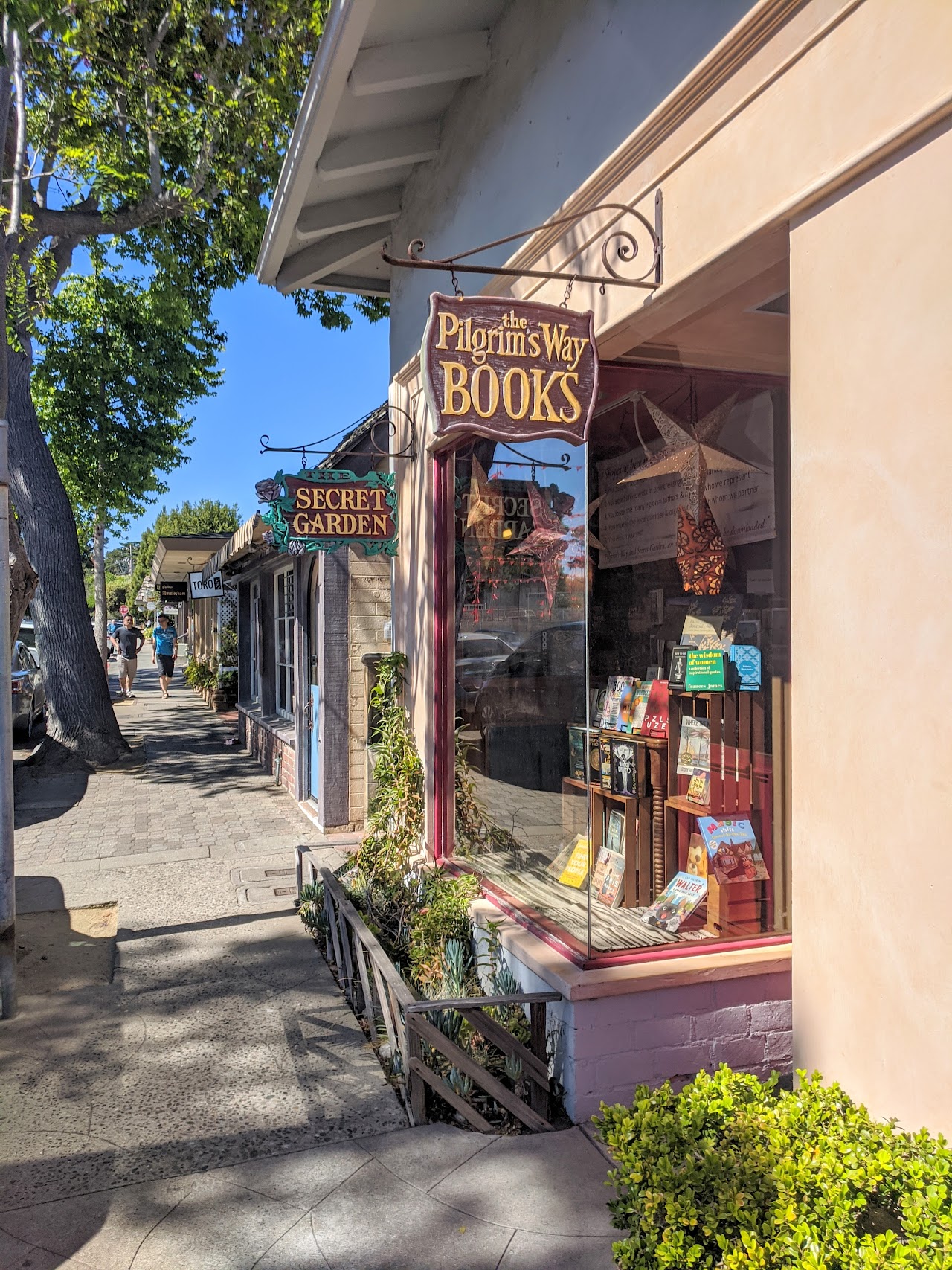 Pilgrim's Way Community Bookstore