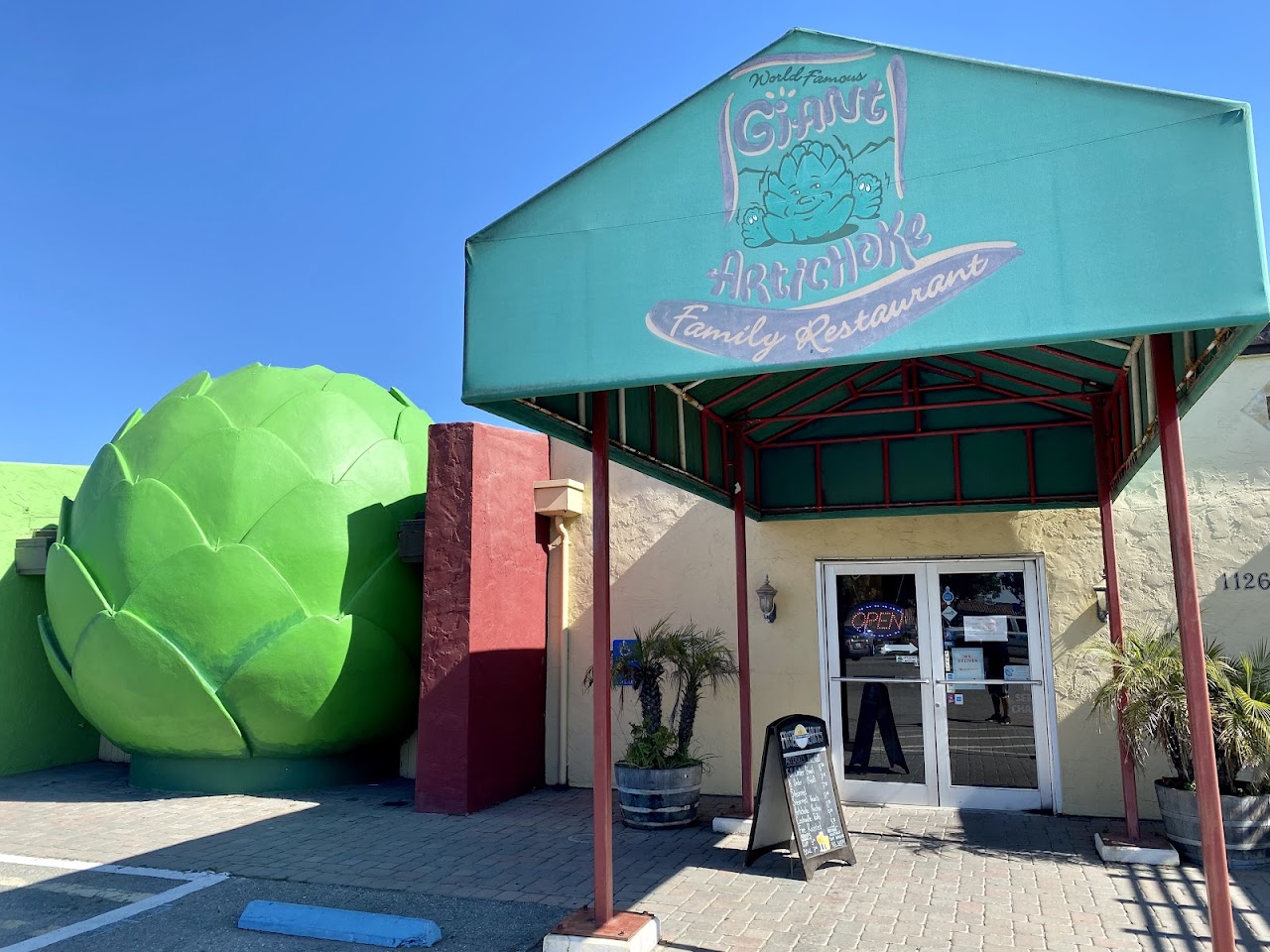 Giant Artichoke Cafe & Grill