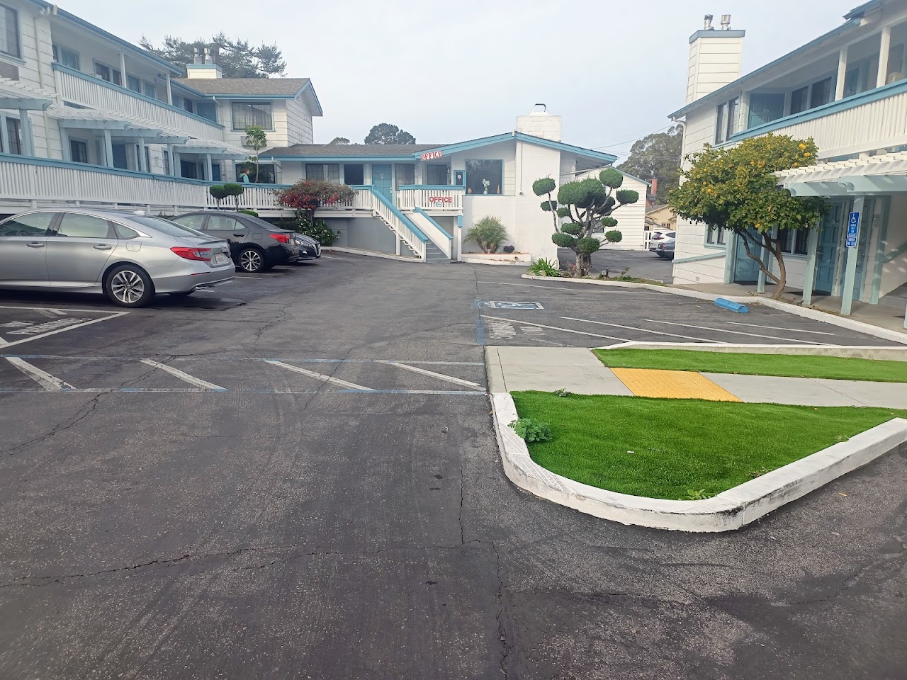 Arbor Inn Monterey